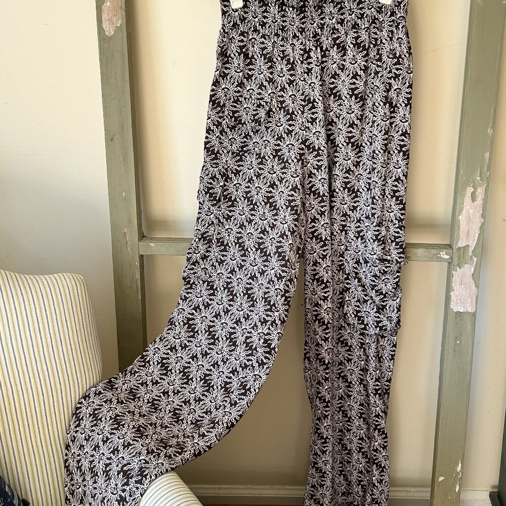 Urban Outfitters cargo pants sun face print, size S
